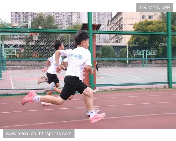 球员恢复训练状态积极，篮球运动员恢复性训练