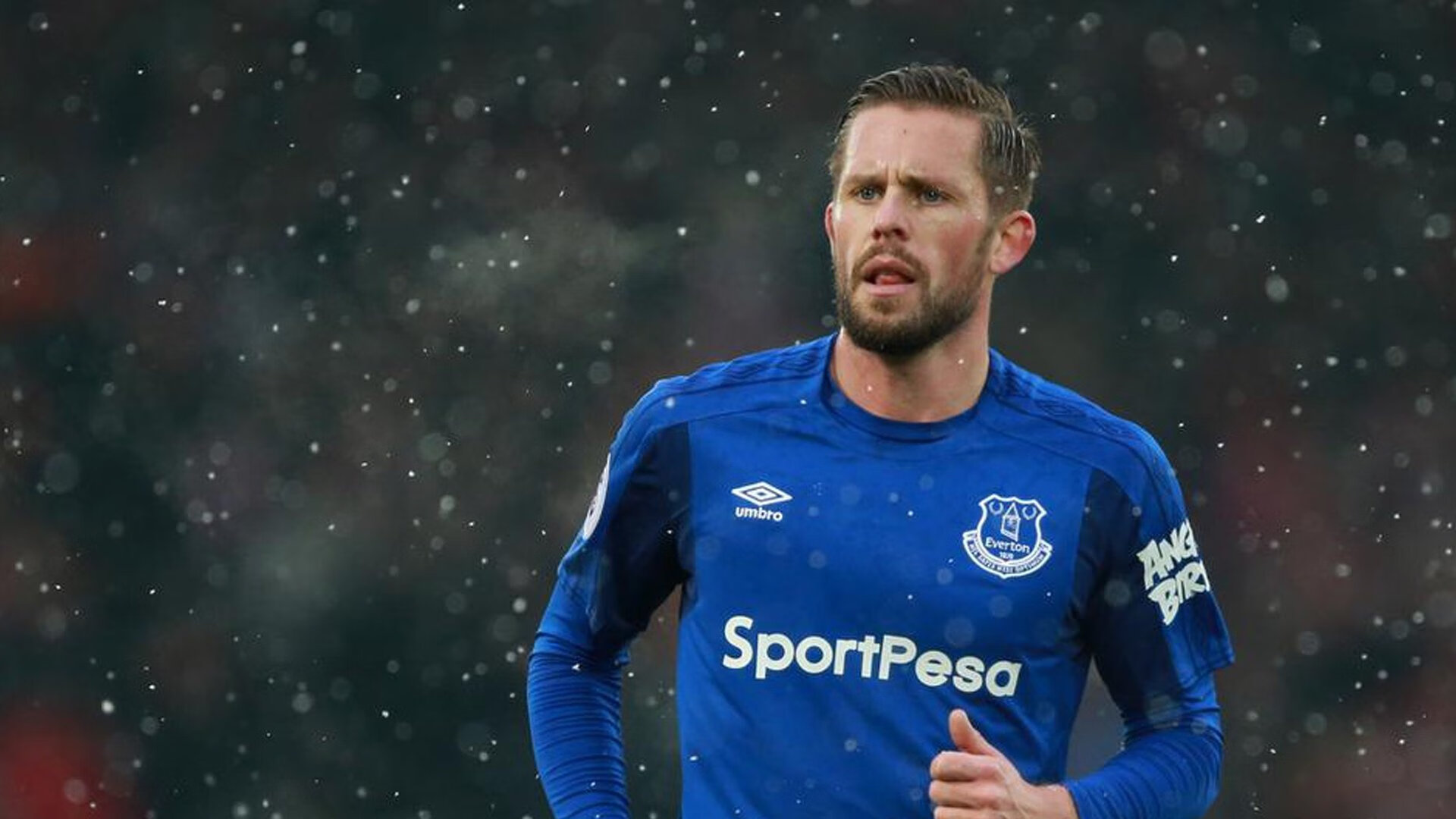 曼联2-2热刺成笑话？拜仁两大神拉满场面更炸，曼联2比1热刺